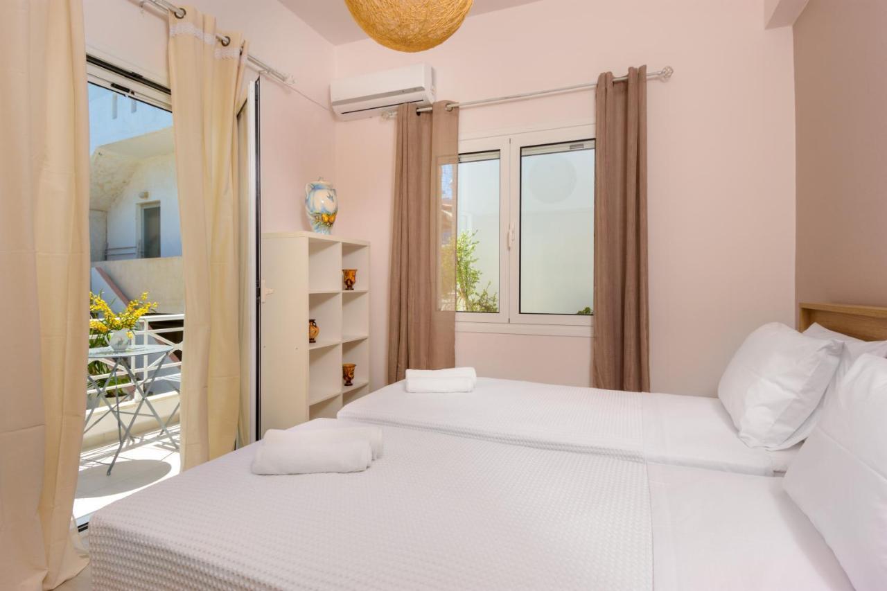 Margarita'S Seafront Luxury Apartment 伊罗达 外观 照片