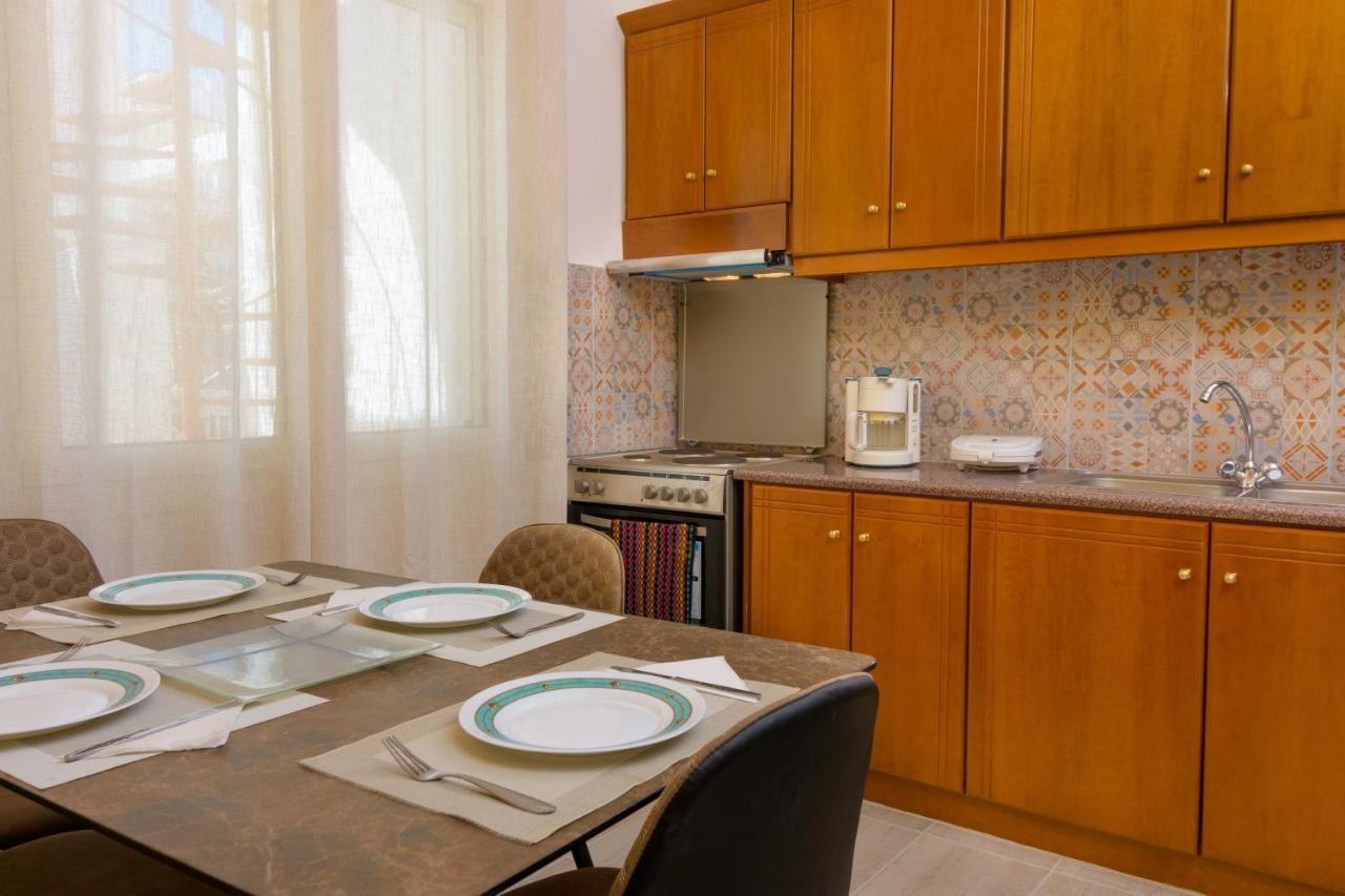 Margarita'S Seafront Luxury Apartment 伊罗达 外观 照片